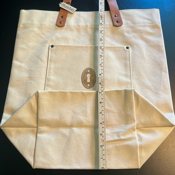 tote w/leather straps-gold keys & skeleton keyhole in gold on natural canvas-NWT - Picture 10 of 13